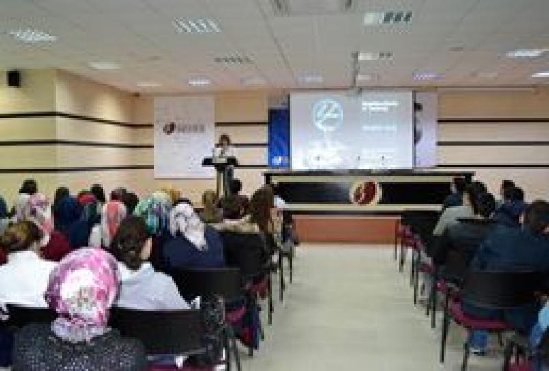 Foto Angazhimi i studentëve në ditën kundër pirjes së duhanit