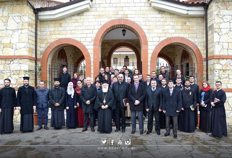 Foto  Zhvillohet Simpoziumi i V-të Akademik Ndërfetar, 