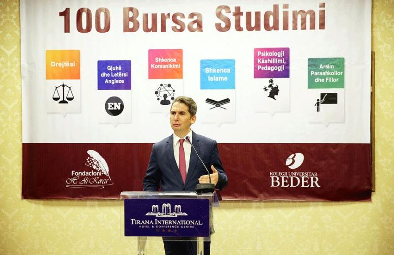 Foto The project of 100 social scholarships is launched