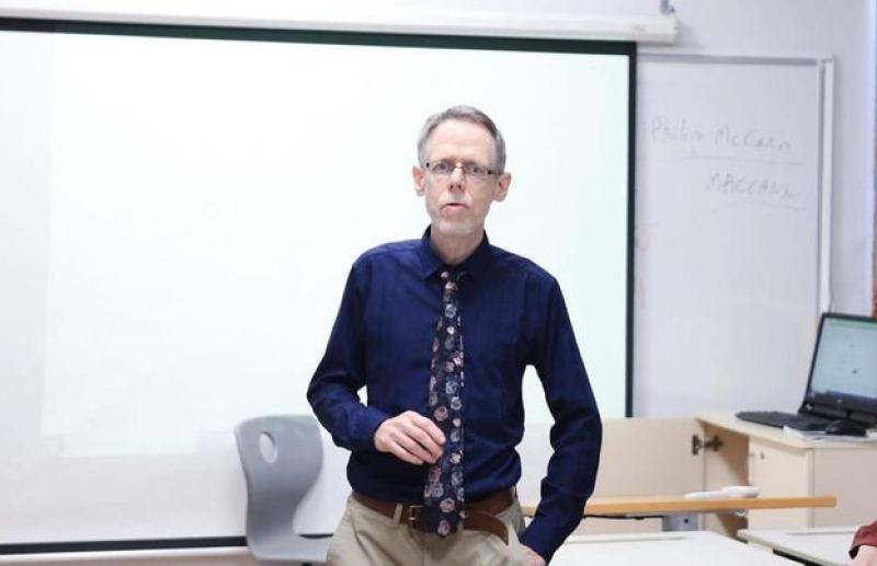 Foto Open discussion with Mr. Philip McCann