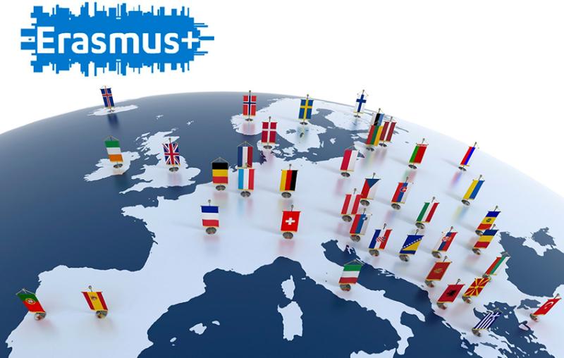 Foto Call for Erasmus+ exchange programs.