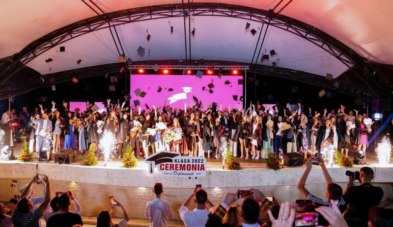 Foto Bedër diplomon brezin e 9-të të studentëve