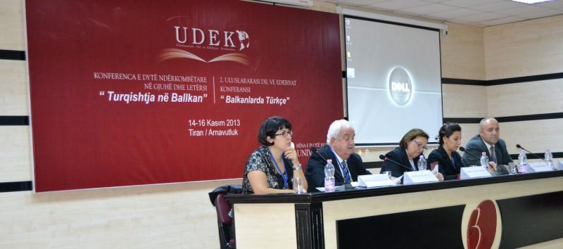 Foto Opening the second international conference on language and literature