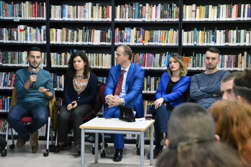 Takim mes brezash në “Studenti dhe profesioni”