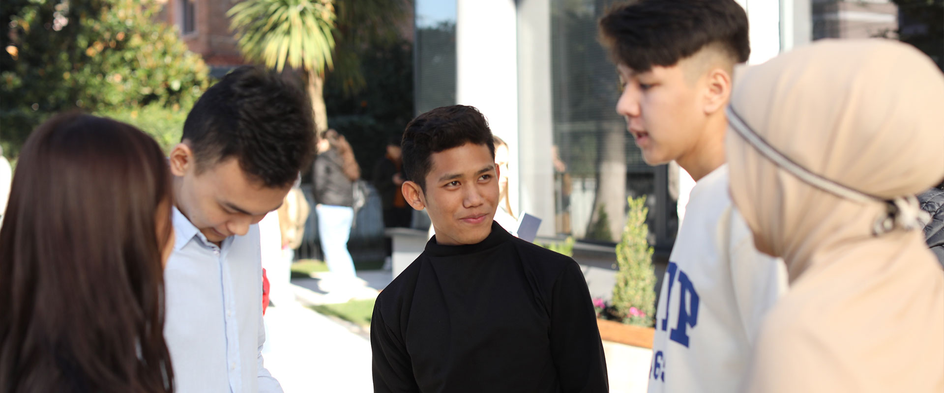 Yalangoch xonimlar va janoblar